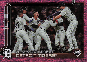 2025 Topps Series 1 Baseball Pink Holo Foil Detroit Tigers #34