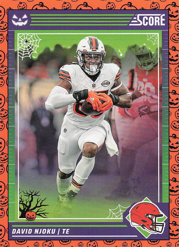 2024 Score-A-Treat Football Pumpkins David Njoku #70
