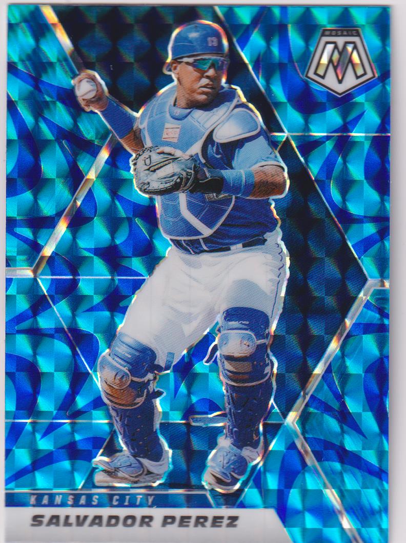 2021 Panini Mosaic Reactive Blue Mosaic Prizm Salvador Perez #137