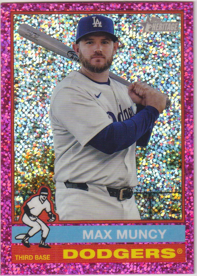 2025 Topps Heritage Baseball Chrome Pink Sparkle Refractor Max Muncy #359