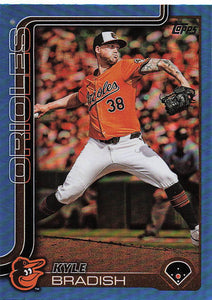 2025 Topps Baseball Blue Rainbow Foil 075/150 Kyle Bradish #449