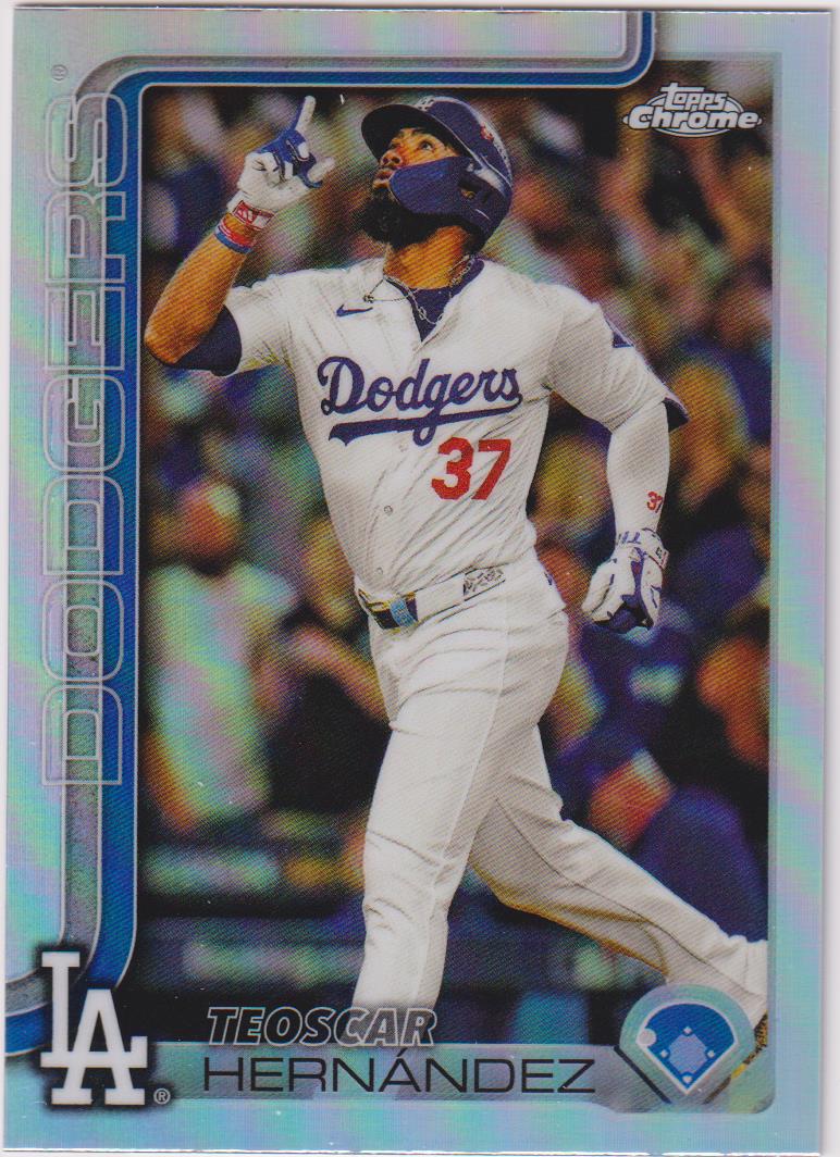 2025 Topps Chrome Baseball Refractors Teoscar Hernández #128