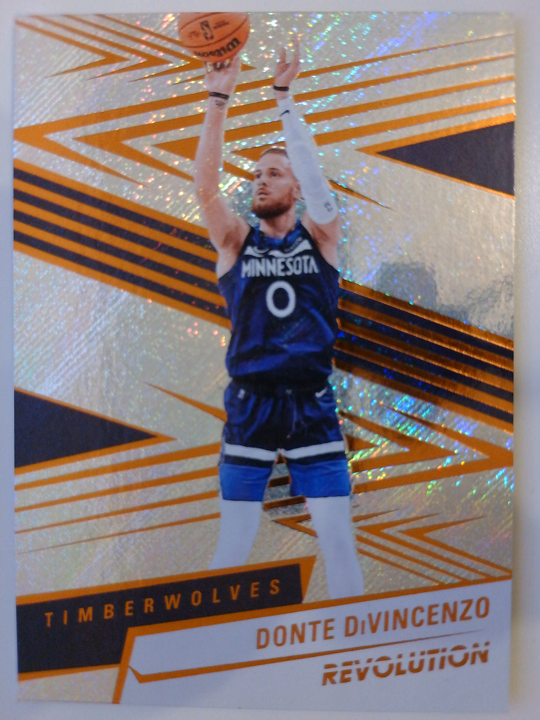 2024-25 Panini Revolution Basketball Donte DiVincenzo #59