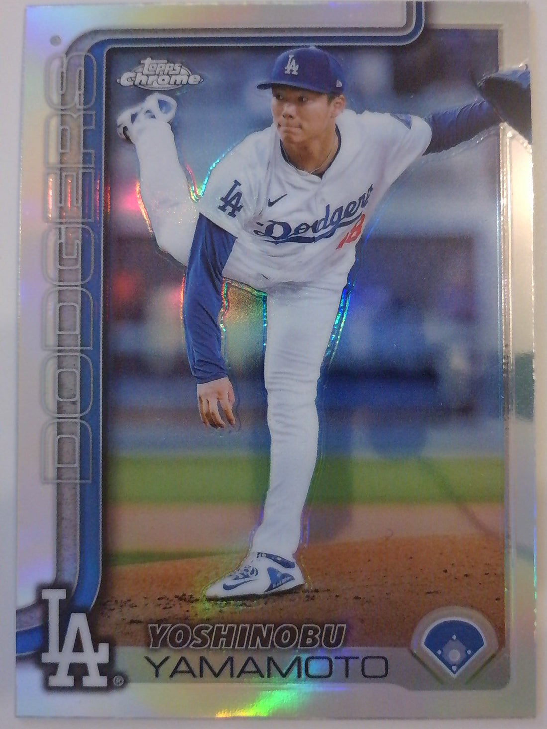 2025 Topps Chrome Baseball Refractors Yoshinobu Yamamoto #179