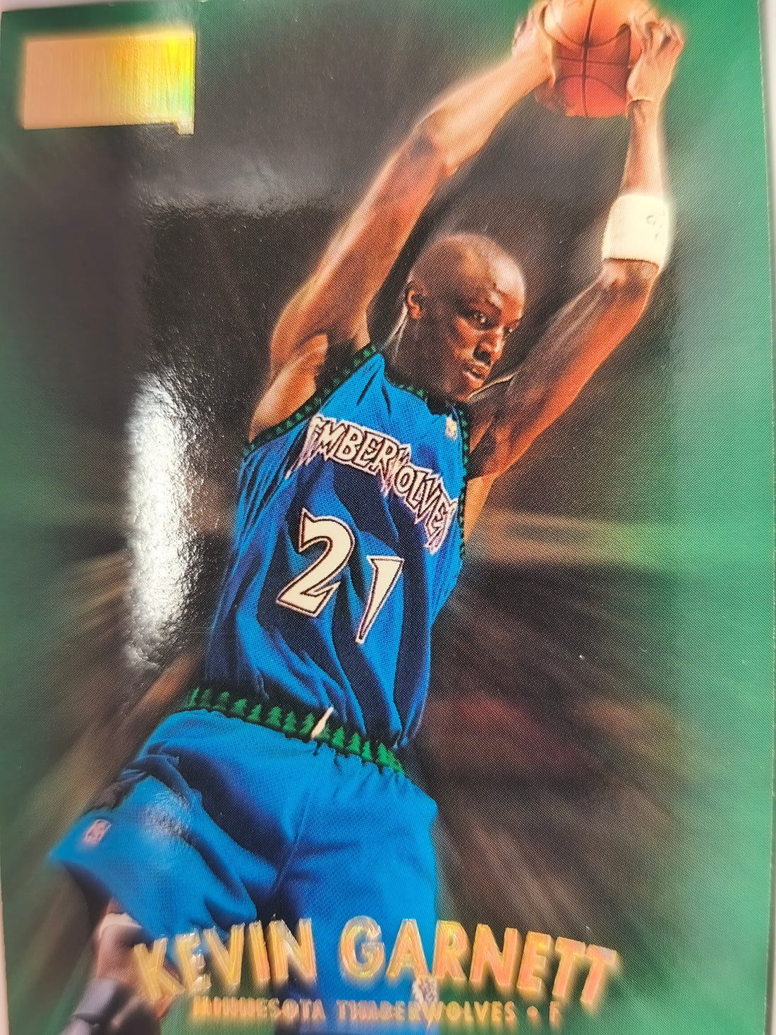 1997-98 SkyBox Premium Basketball Kevin Garnett #111