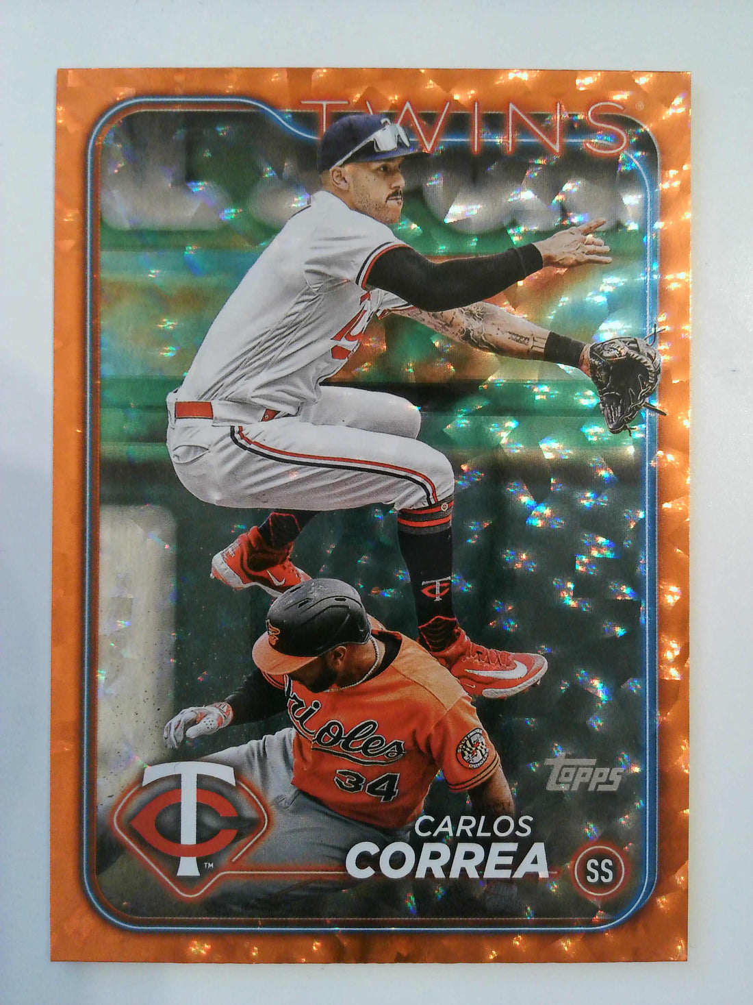 2024 Topps Baseball Orange Crackle Foil 203/299 Carlos Correa #400