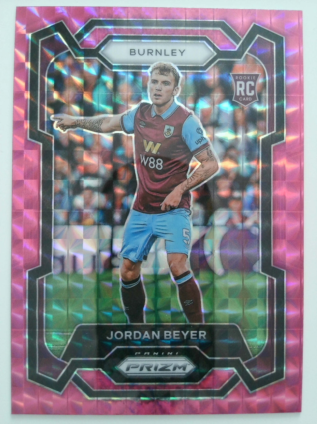 2023-24 Panini Prizm Premier League Soccer Pink Mosaic Jordan Beyer #267 Rookie