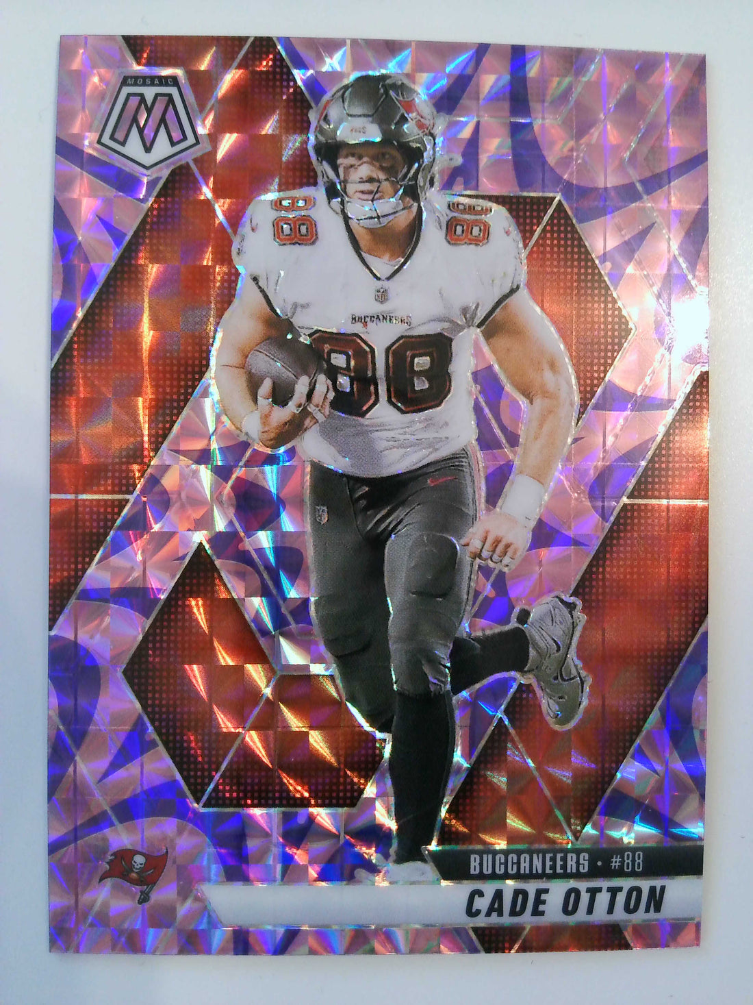 2025 Panini Mosaic Football Mosaic Reactive Purple Cade Otton #211