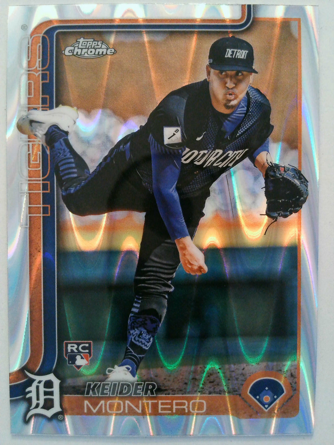 2025 Topps Chrome Baseball Raywave Refractors Keider Montero #7 Rookie