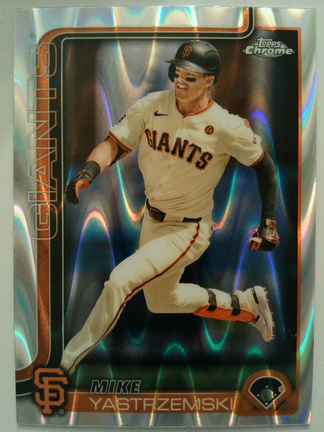 2025 Topps Chrome Baseball Raywave Refractors Mike Yastrzemski #40