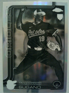 2025 Topps Chrome Baseball Negative Refractors Tomoyuki Sugano #166 Rookie
