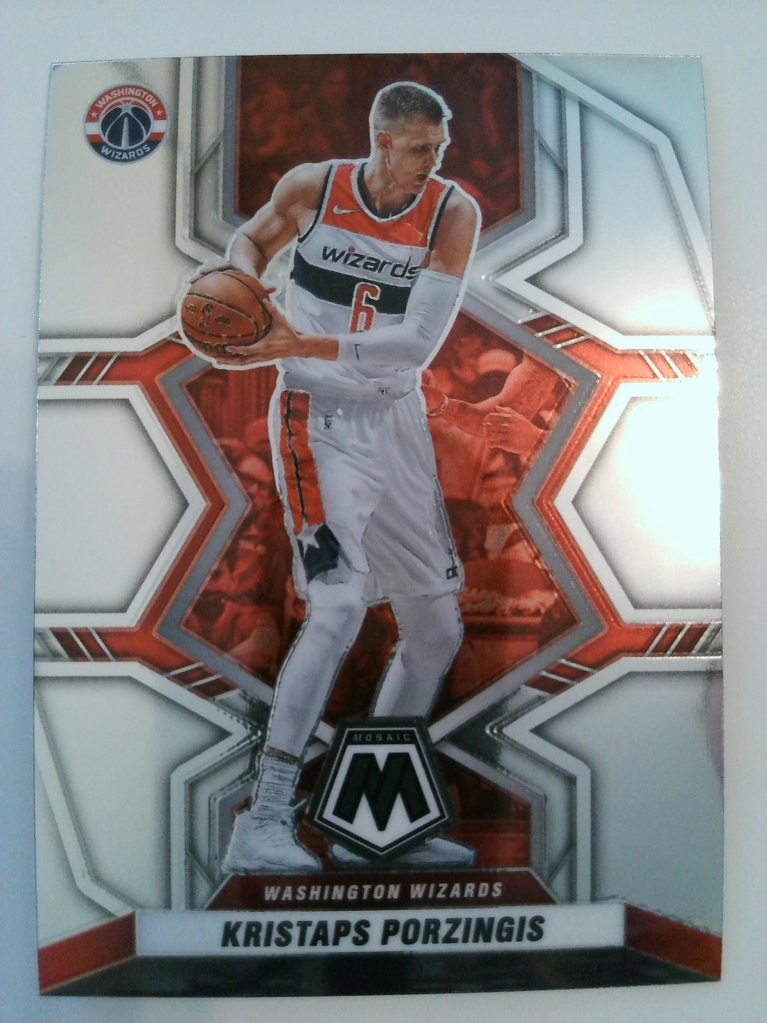 2021-22 Panini Mosaic Basketball Kristaps Porzingis #153