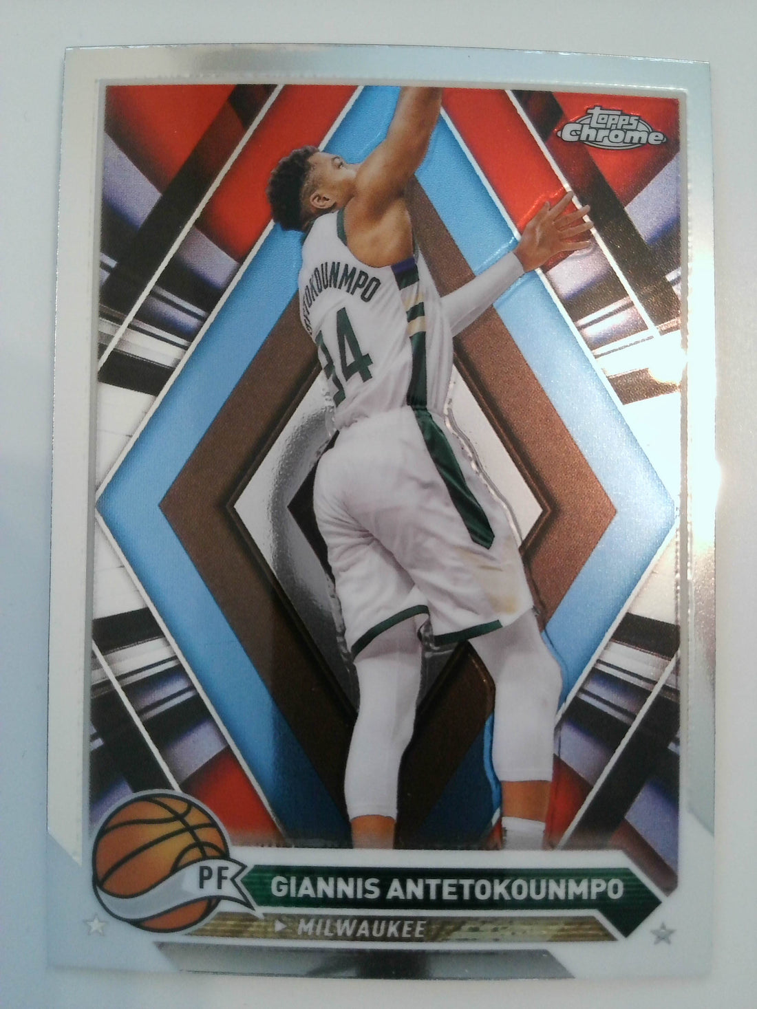 2023-24 Topps Chrome Basketball Giannis Antetokounmpo #15