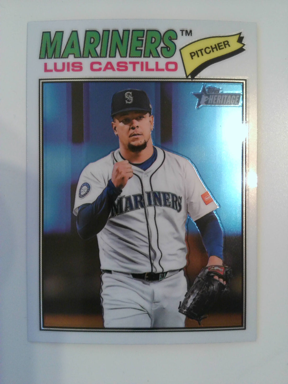 2026 Topps Heritage Baseball Chrome Luis Castillo #24