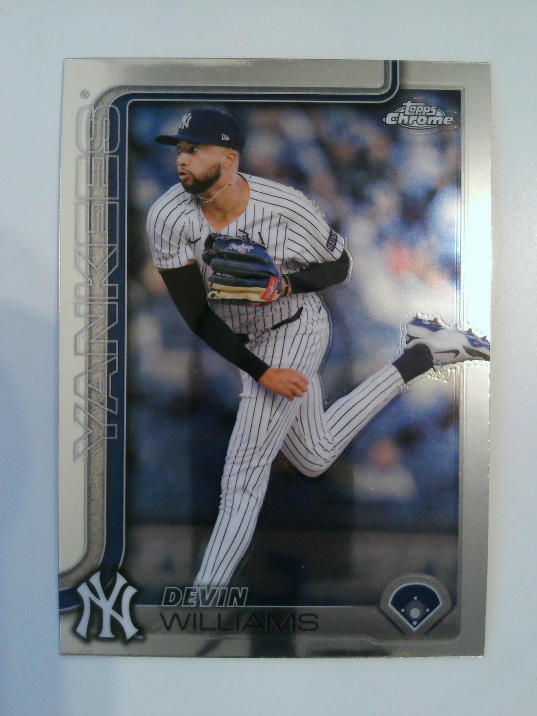 2025 Topps Chrome Baseball Devin Williams #153