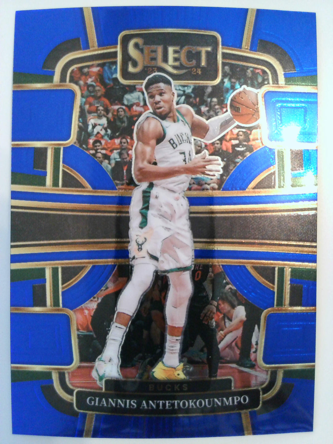 2023-24 Panini Select Basketball Giannis Antetokounmpo #60