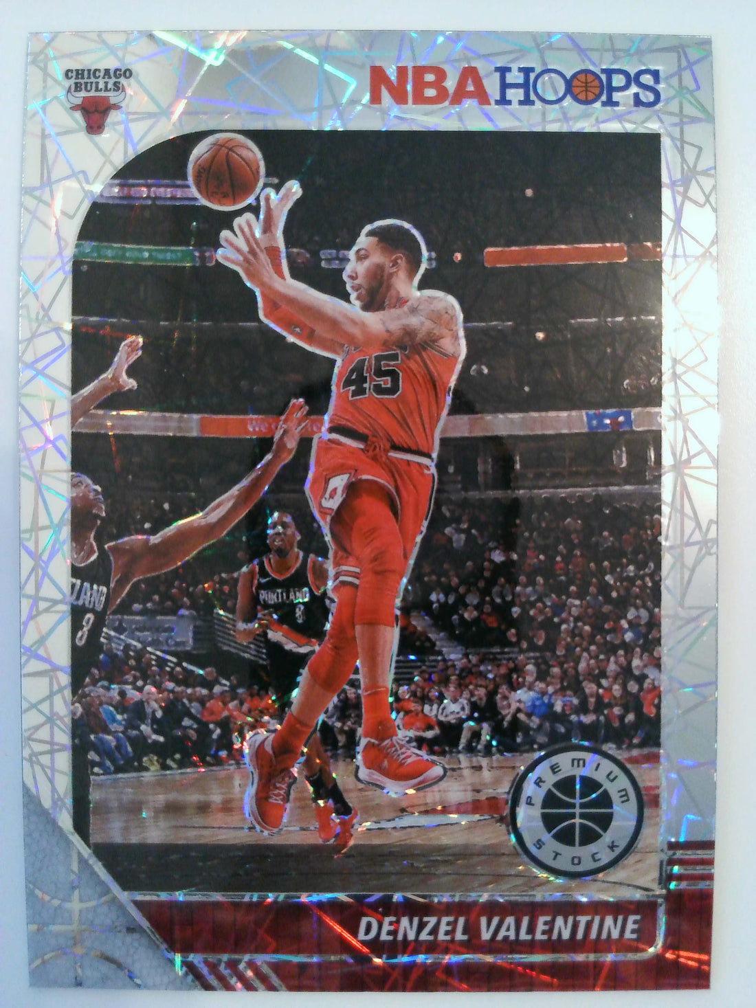 2019-20 Hoops Premium Stock Basketball Prizms Silver Laser Denzel Valentine #30