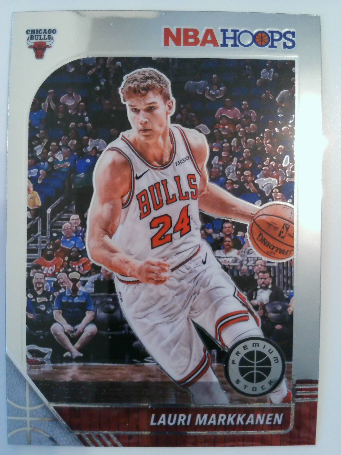 2019-20 Hoops Premium Stock Basketball Lauri Markkanen #27