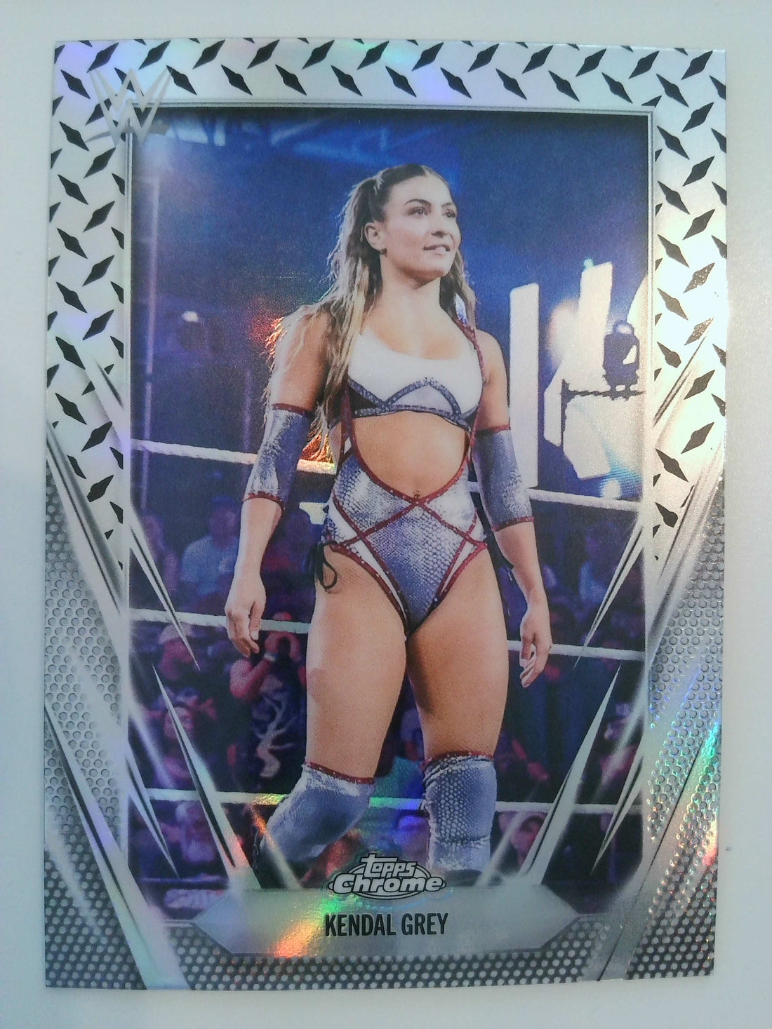 2026 Topps Chrome WWE Wrestling Diamond Plate Refractor Kendal Grey #148