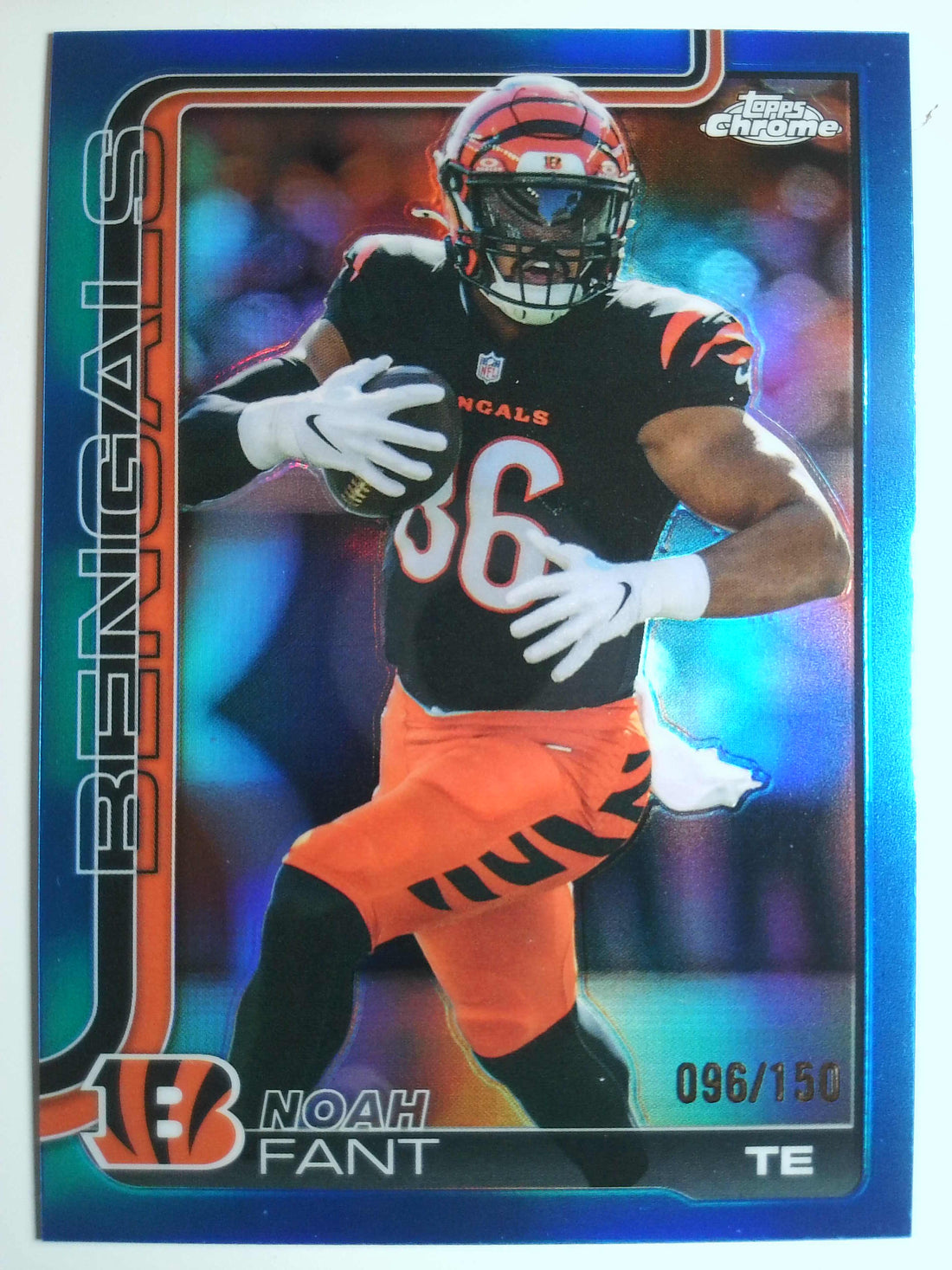 2025 Topps Chrome Football Blue Refractor 096/150 Noah Fant #274