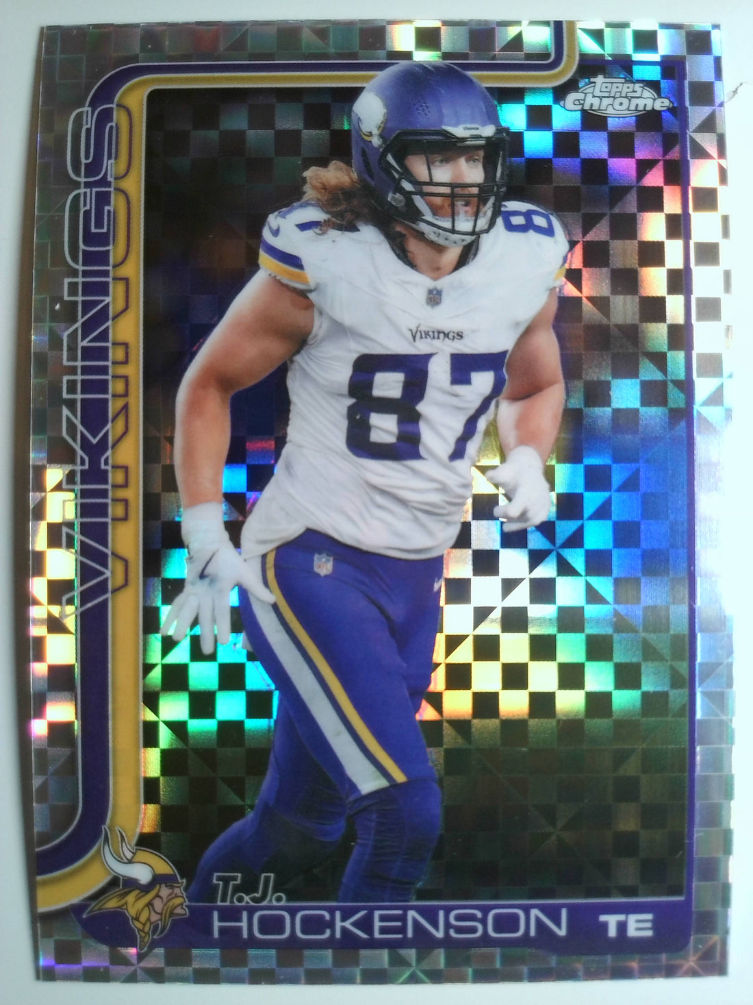 2025 Topps Chrome Football X-Fractor T.J. Hockenson #200
