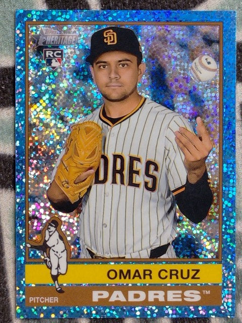 2025 Topps Heritage Chrome Light Blue Sparkle Refractor Omar Cruz #516 RC