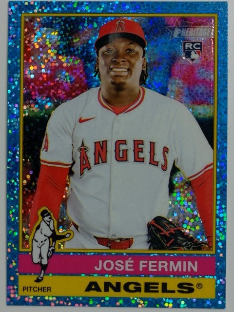 2025 Topps Heritage Chrome Light Blue Sparkle Refractor José Fermin #526 RC