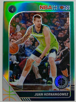 2019-20 Hoops Premium Stock Basketball Prizm Green Juan Hernangomez #163