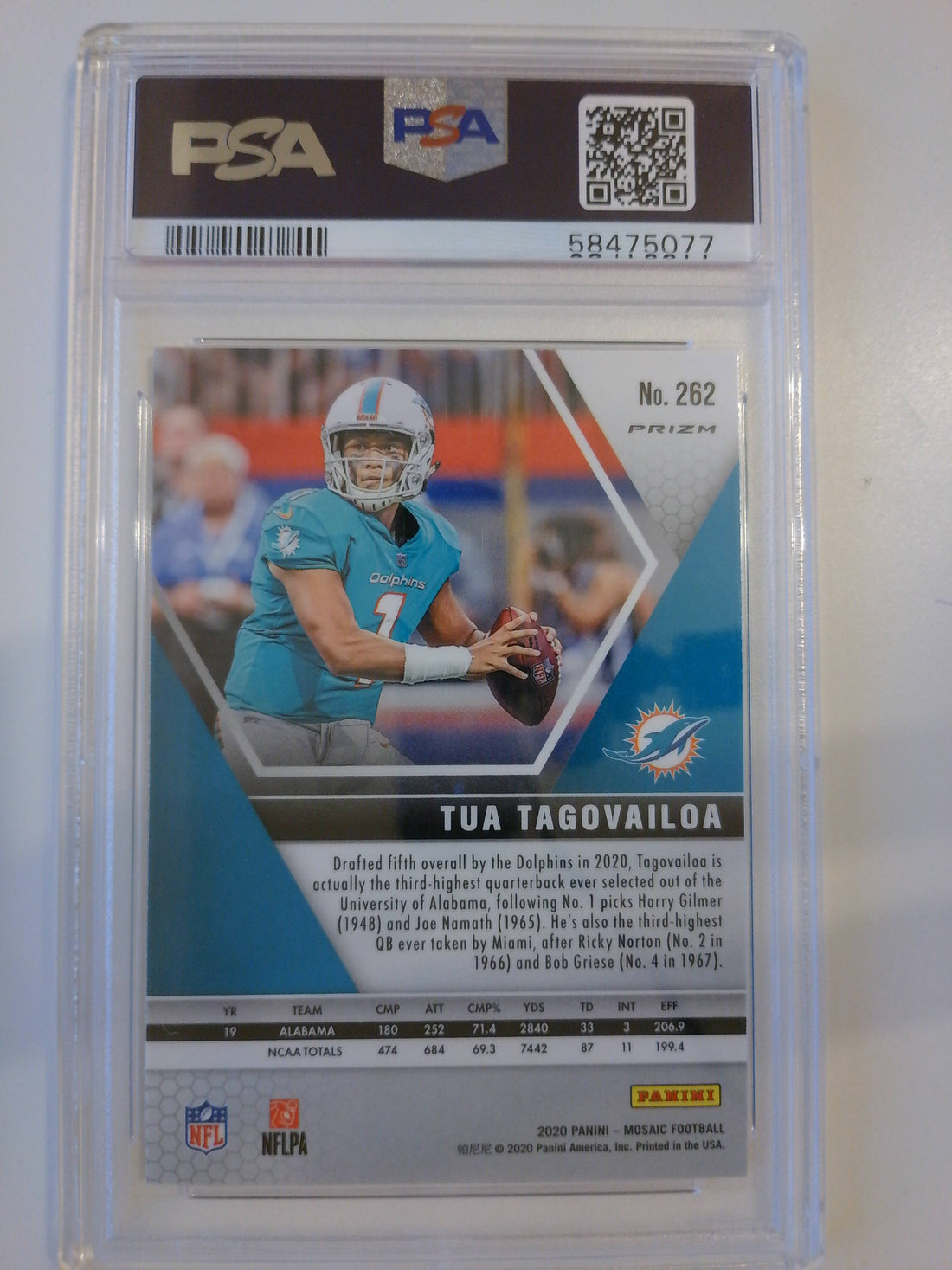 2020 Panini Mosaic Green Mosaic Tua Tagovailoa #262 RC PSA 7